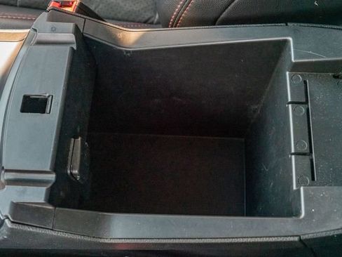 Used 2018 Ford Explorer XLT w/ Equipment Group 202A image 32