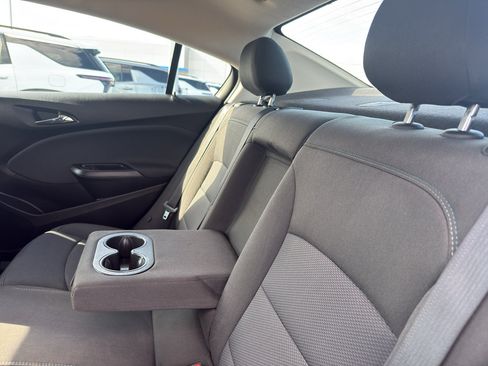Certified 2018 Chevrolet Cruze LT w/ Convenience Package FWD image 33