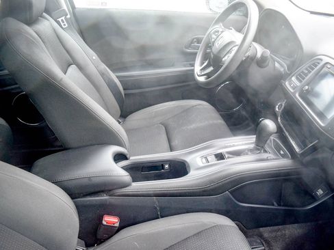 Used 2019 Honda HR-V EX image 8