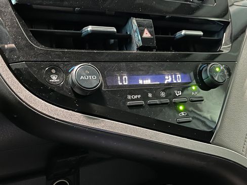 Used 2023 Toyota Camry LE w/ Convenience Package FWD image 22