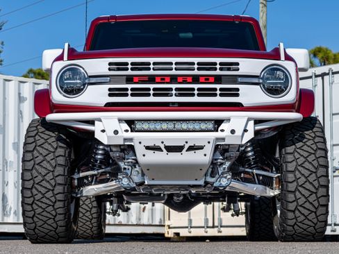 New 2025 Ford Bronco Heritage Edition image 9