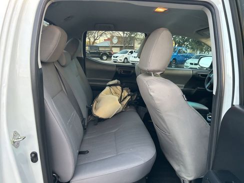 Used 2019 Toyota Tacoma SR w/ SR Convenience Package image 42