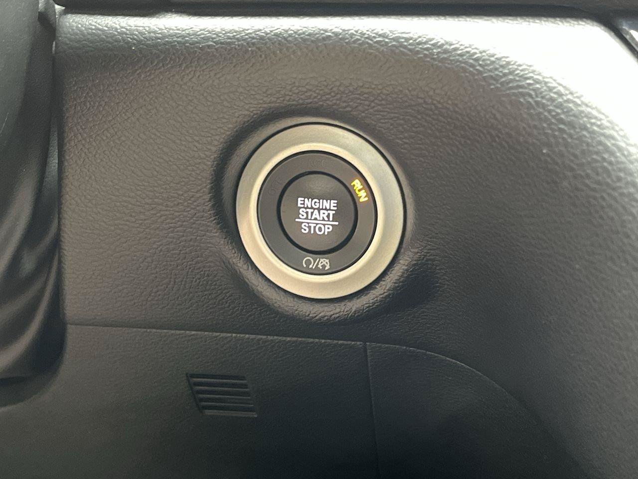 Used 2025 Chrysler Pacifica Select FWD image 20