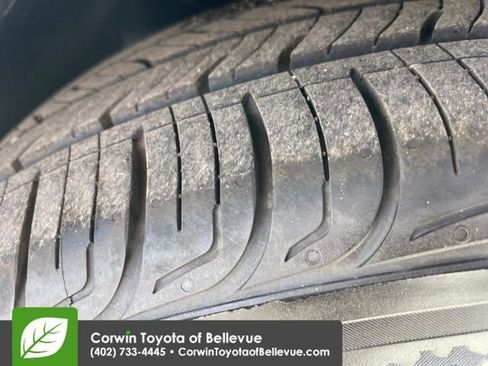 Used 2025 Volkswagen Jetta SE FWD image 27
