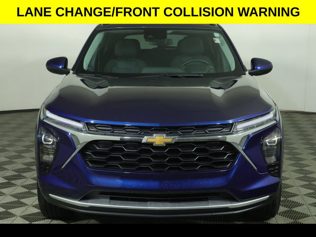 Used 2024 Chevrolet Trax LT w/ Driver Confidence Package FWD image 9