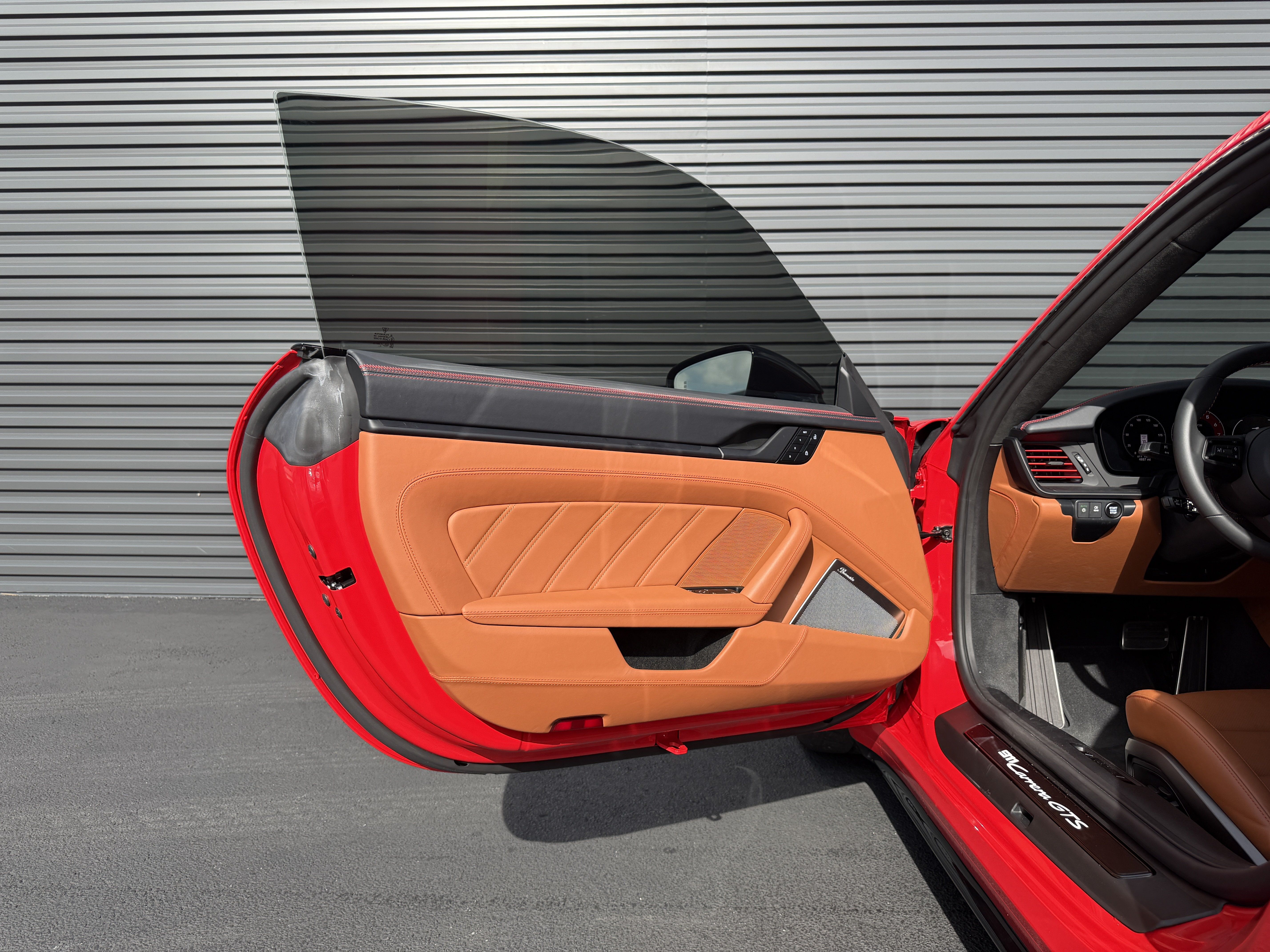 Certified 2025 Porsche 911 Carrera GTS RWD image 19