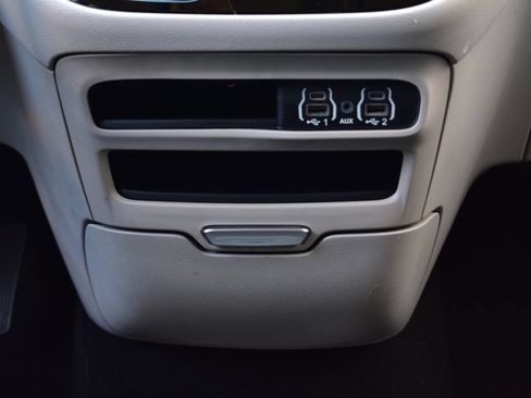 Used 2023 Chrysler Voyager LX FWD image 32