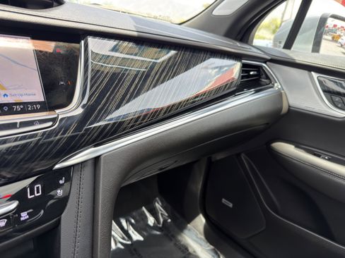 Used 2024 Cadillac XT6 Premium Luxury AWD/4WD image 38