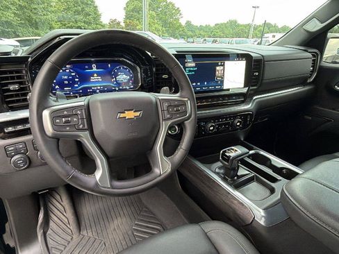 Used 2024 Chevrolet Silverado 1500 LTZ w/ LTZ Premium Package AWD/4WD image 4