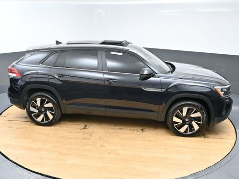Used 2024 Volkswagen Atlas Cross Sport SE w/ Panoramic Sunroof Package FWD image 48