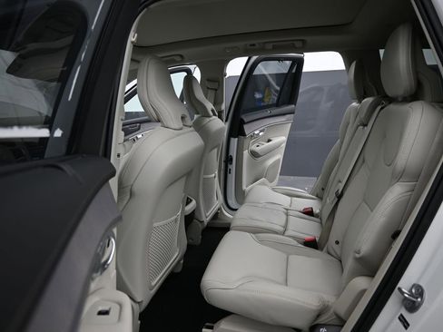 New 2026 Volvo XC90 B6 Ultra w/ Protection Package AWD/4WD image 21