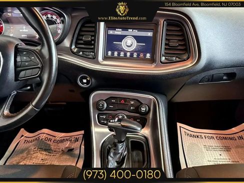 Used 2020 Dodge Challenger SXT image 15