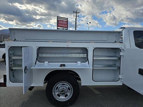 New 2026 Ford F350 XL w/ XL Chrome Package image 10