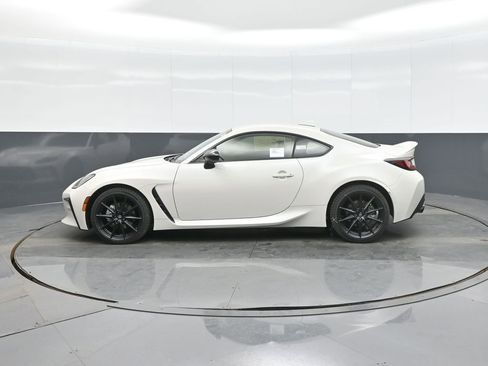 New 2026 Toyota GR86 Premium RWD image 5