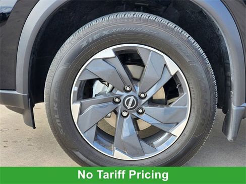 Certified 2025 Nissan Rogue SV image 10