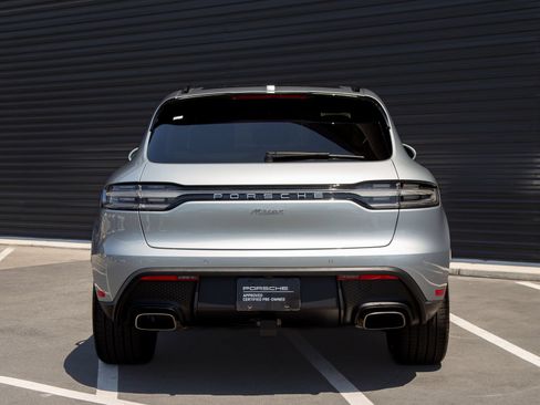 Certified 2025 Porsche Macan AWD/4WD image 6