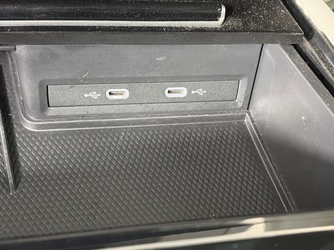 Used 2025 Volkswagen Atlas SEL Premium R-Line image 29