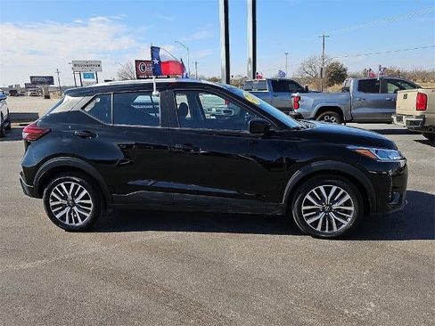 Used 2024 Nissan Kicks SV image 9
