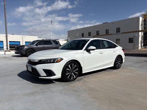 Used 2023 Honda Civic EX image 2