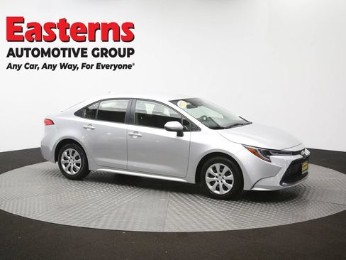 Used 2021 Toyota Corolla LE w/ Carpet Mat Package (TMS) FWD image 46