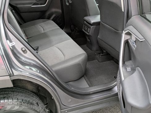 Used 2022 Toyota RAV4 XLE w/ Convenience Package image 24