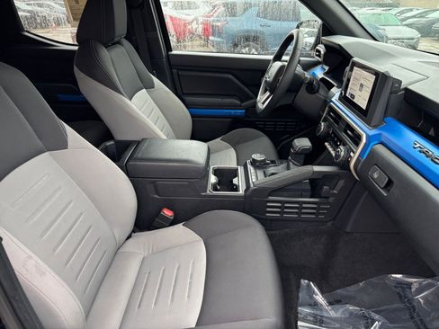 Used 2025 Toyota Tacoma TRD Off-Road image 25