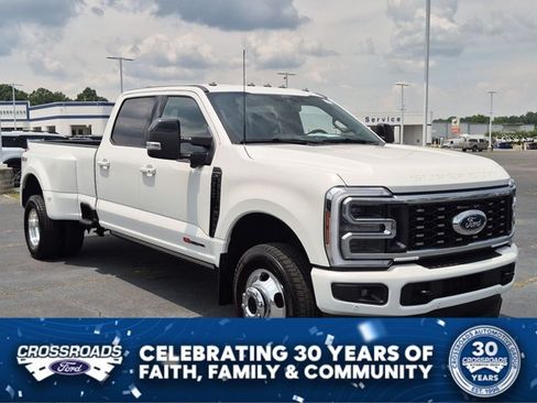Certified 2025 Ford F350 Platinum AWD/4WD image 1