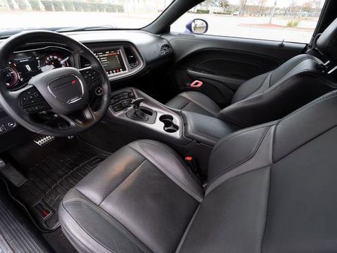 Used 2023 Dodge Challenger SXT w/ Plus Package image 21