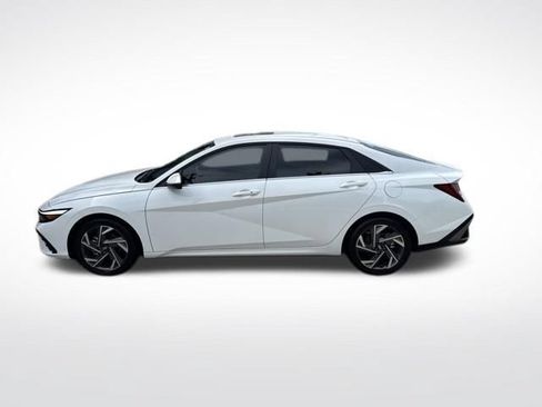 Used 2026 Hyundai Elantra Limited FWD image 6