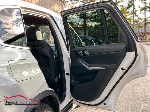 Used 2022 BMW X5 xDrive40i w/ Climate Comfort Package image 23
