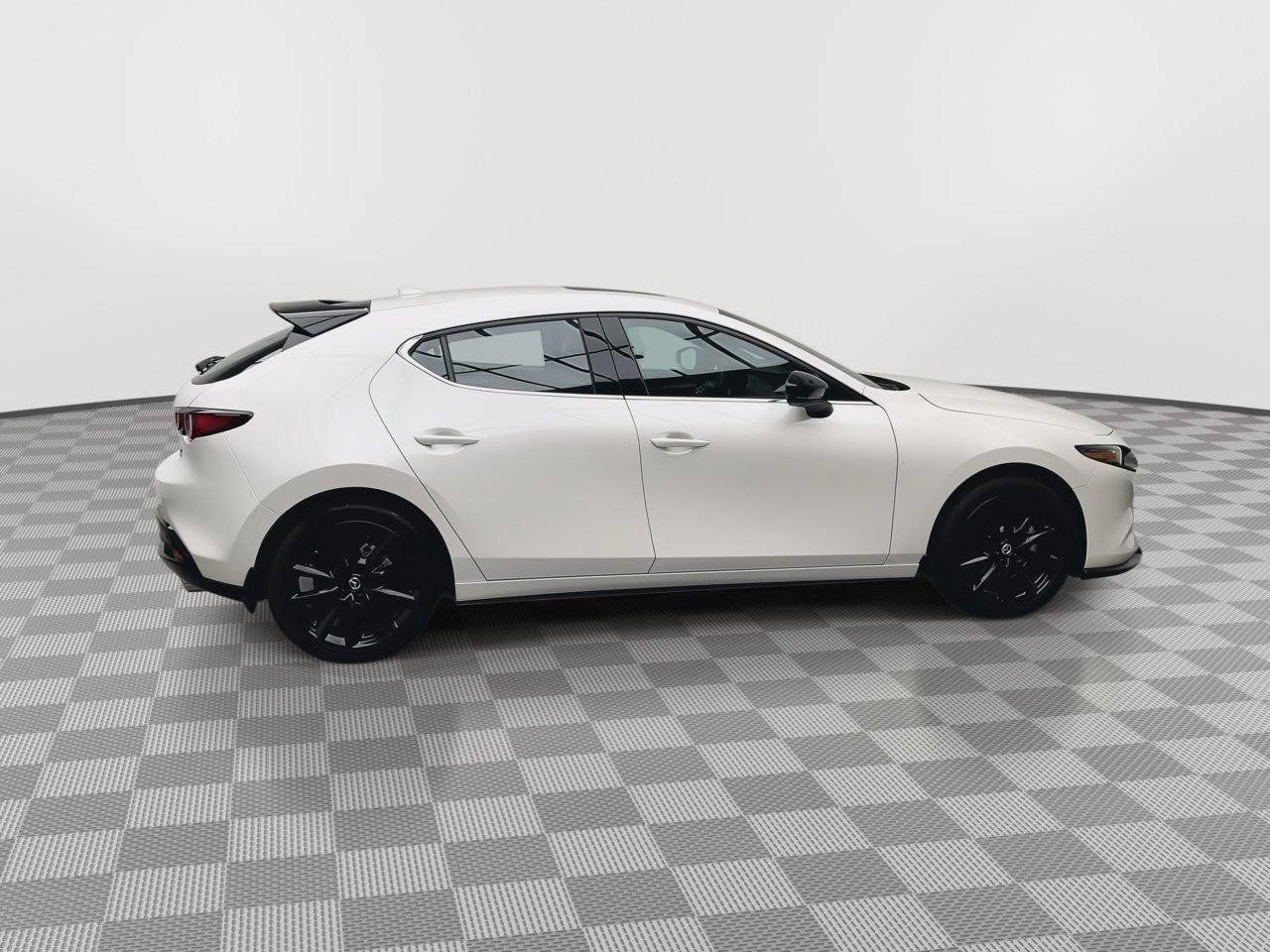 Certified 2025 MAZDA MAZDA3 Hatchback w/Premium Plus Pkg AWD/4WD image 38