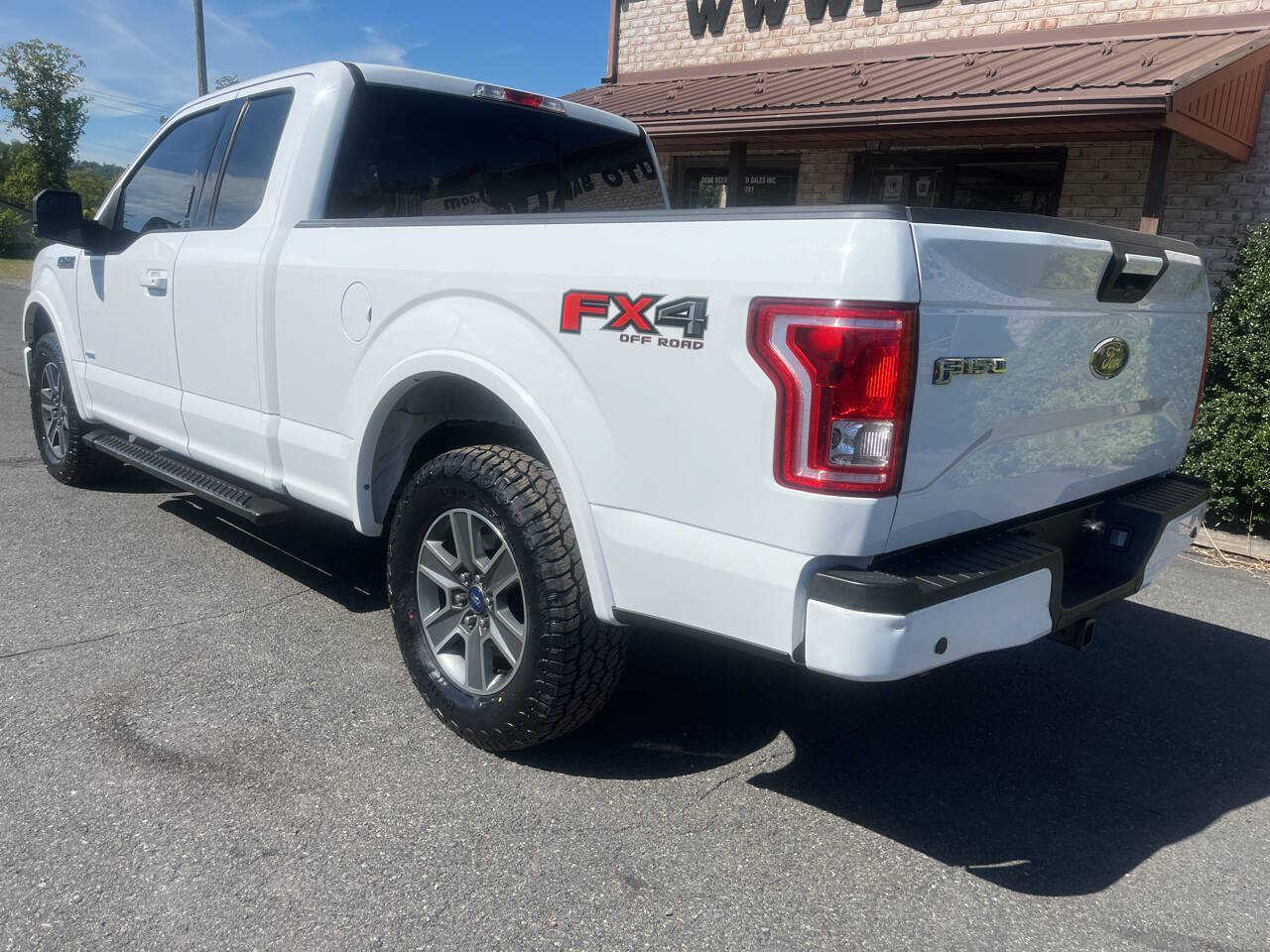 Used 2016 Ford F150 XLT w/ Equipment Group 302A Luxury AWD/4WD image 8