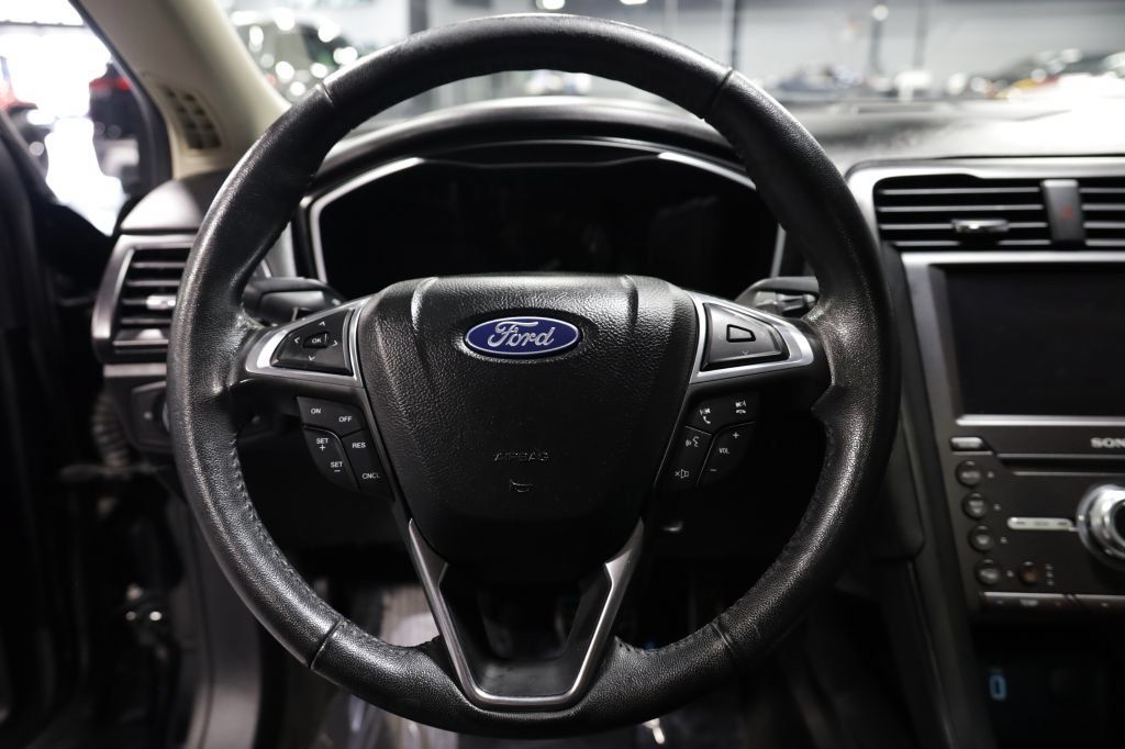 Used 2018 Ford Fusion Titanium AWD/4WD image 24