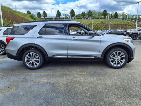 Certified 2022 Ford Explorer XLT w/ Equipment Group 202A image 2