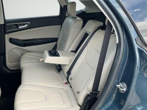 Used 2019 Ford Edge Titanium FWD image 20