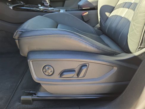 Certified 2024 Audi Q5 2.0T Premium w/ Convenience Package image 17