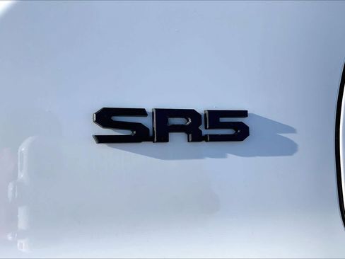Used 2025 Toyota 4Runner SR5 AWD/4WD image 10