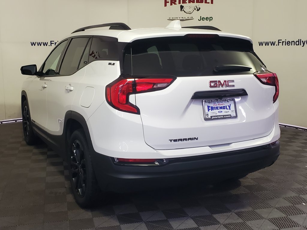 Used 2020 GMC Terrain SLE w/ Driver Convenience Package FWD image 4