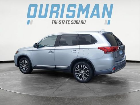 Used 2017 Mitsubishi Outlander SE AWD/4WD image 4