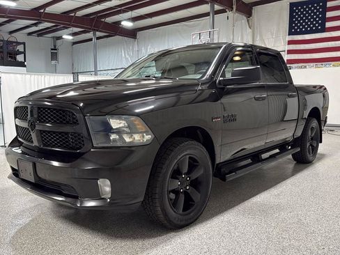 Used 2016 RAM 1500 Express w/ Black Ram 1500 Express Group AWD/4WD image 5