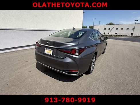 Used 2021 Lexus ES 250 w/ Premium Package AWD/4WD image 3