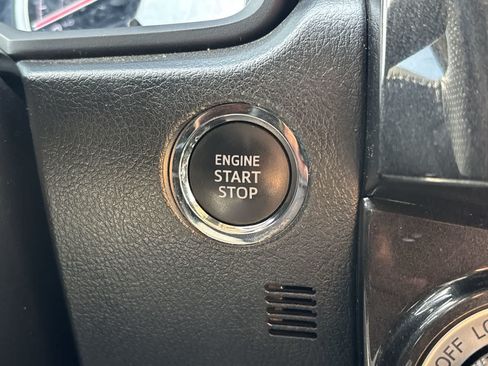 Used 2022 Toyota 4Runner TRD Off-Road AWD/4WD image 20
