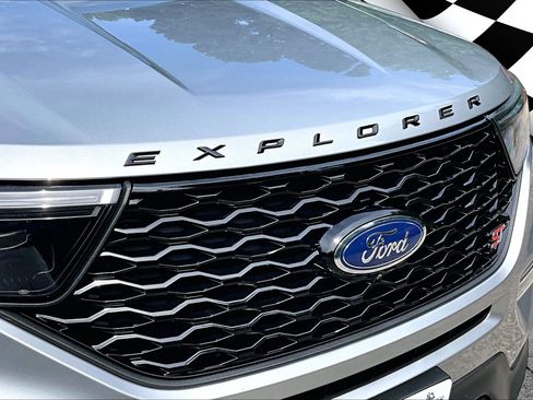 Used 2022 Ford Explorer ST w/ Equipment Group 401A AWD/4WD image 29