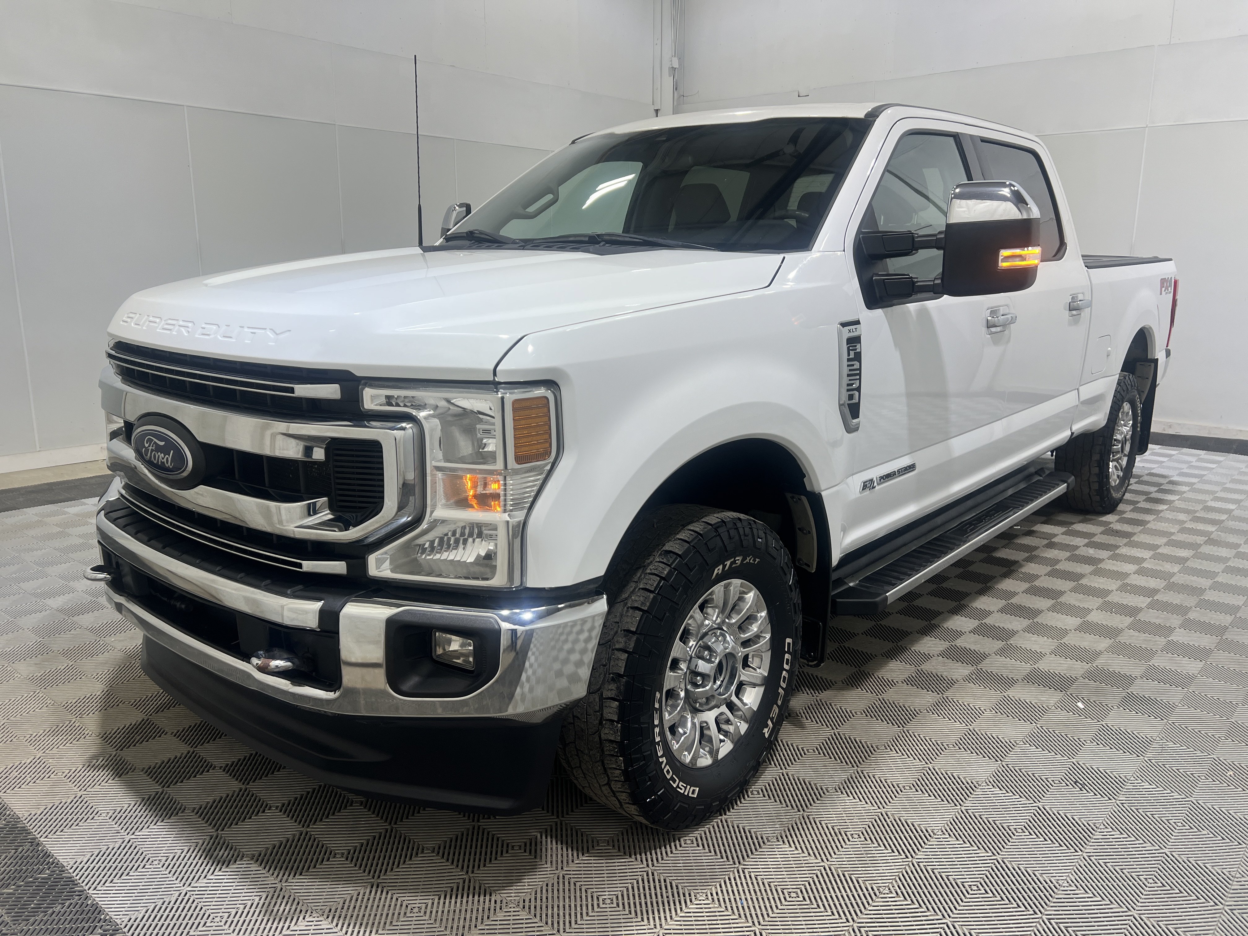 Used 2022 Ford F250 XLT w/ XLT Premium Package AWD/4WD image 1