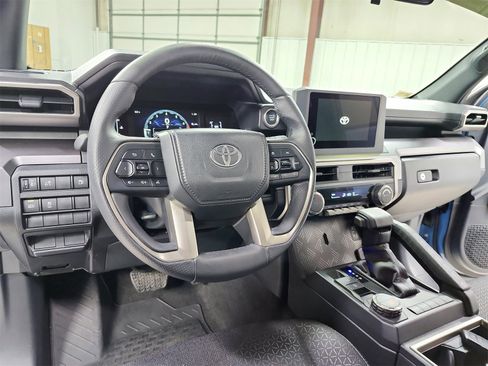 Used 2025 Toyota 4Runner SR5 image 18