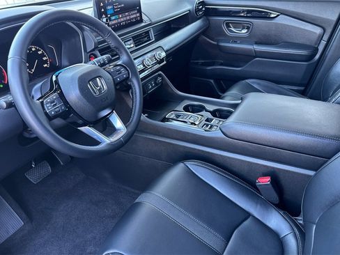 Used 2025 Honda Pilot EX-L image 9