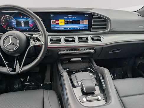 Used 2025 Mercedes-Benz GLS 450 4MATIC image 20