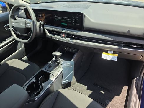 New 2026 Kia K4 FWD image 11