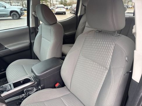 Used 2022 Toyota Tacoma SR5 image 32