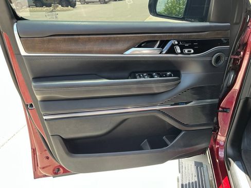 Used 2023 Jeep Grand Wagoneer 4WD image 6